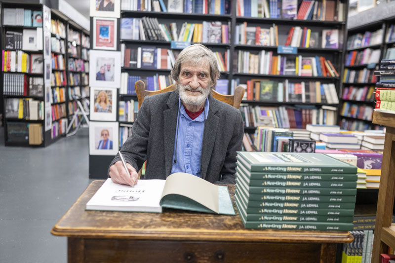 Author Dr. Jerry A. Lidwill signing copies of his book "A Sea Grey House - The History of Renvyle House"
photo taken by Andrew Downes